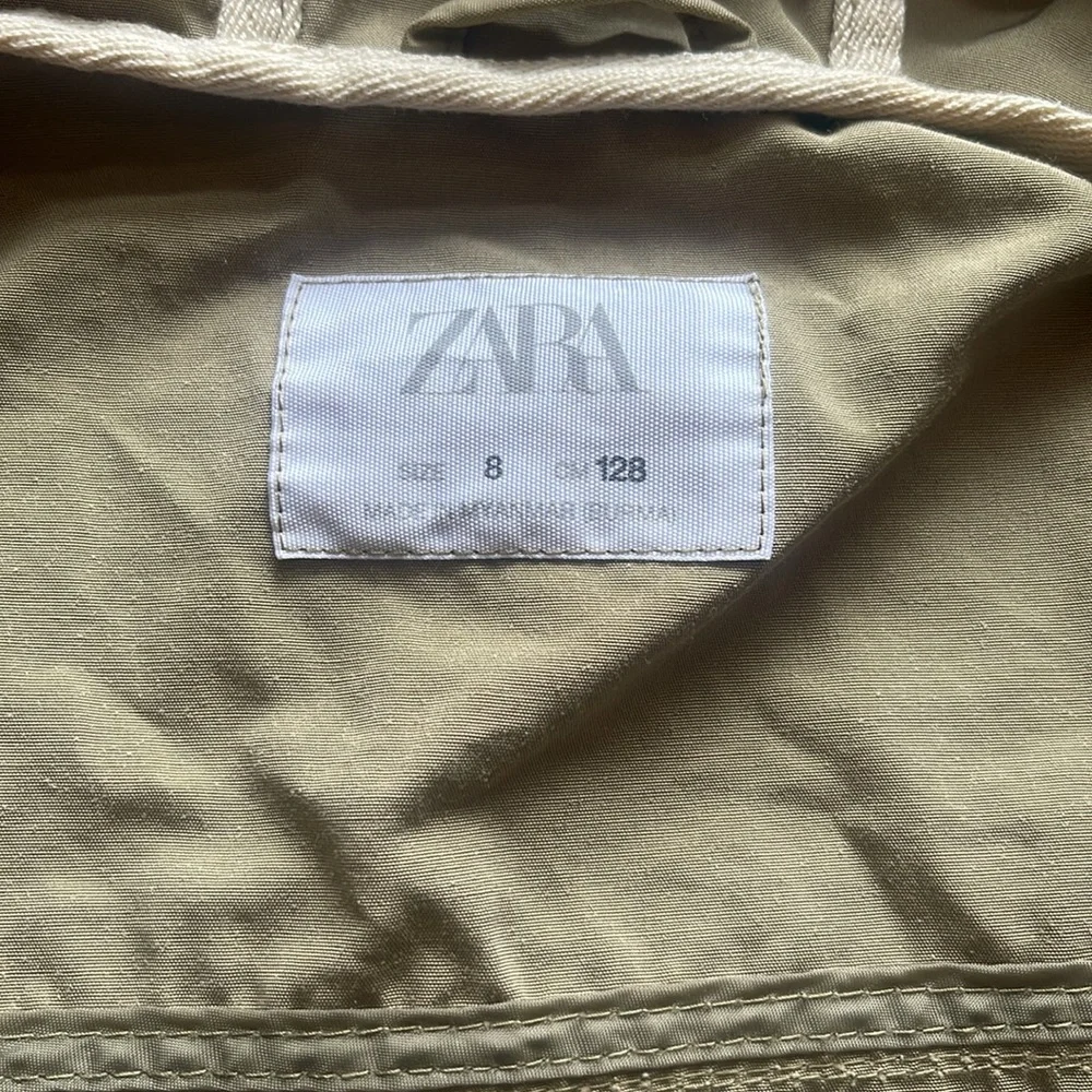 Zara Kids Lightweight Pocket Parka in olive color size 8